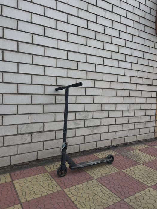 продам трюковой самокат за 5000