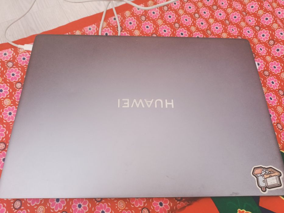 Huawei matebook d16