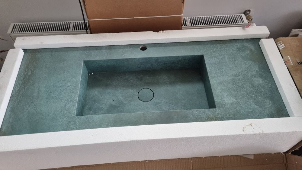 Vând chiuveta compozit