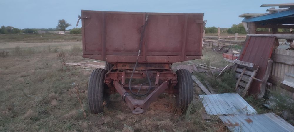 Продам бортовой прицеп