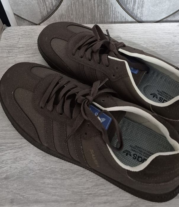 Продам новые, мужские кроссовки 45 на 43 размер.