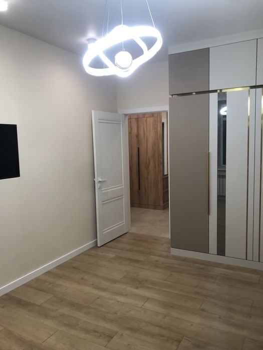 Поклейка обоев недорого