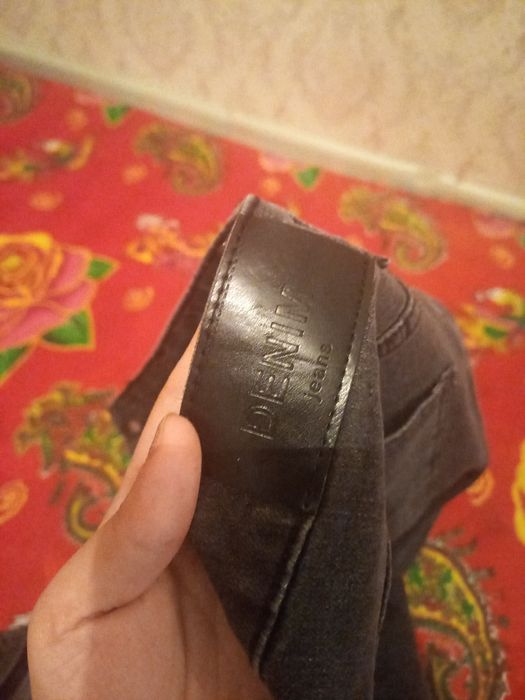 Джинсы темного цвета (Алматы)