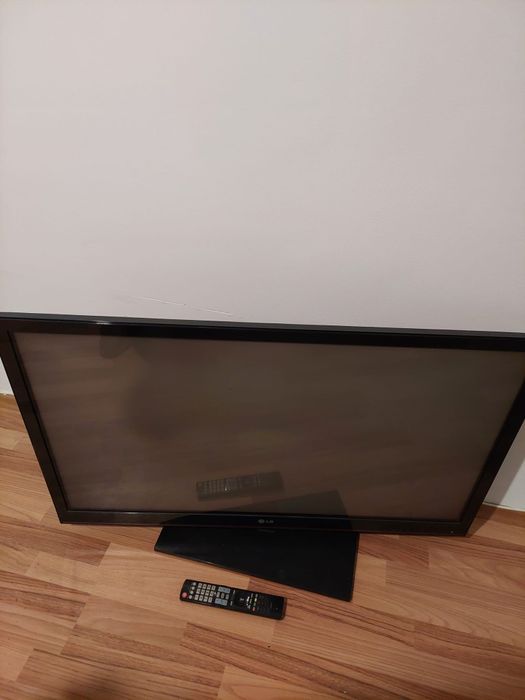 Televizor LCD display.