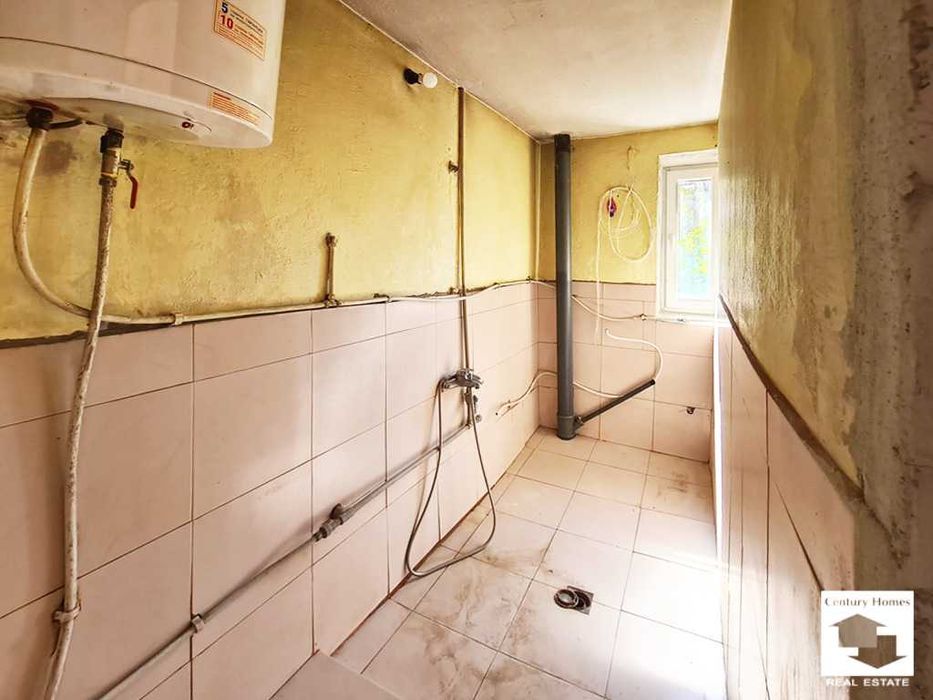 160029 Къща с допълнителни постройки и гараж в град Сухиндол