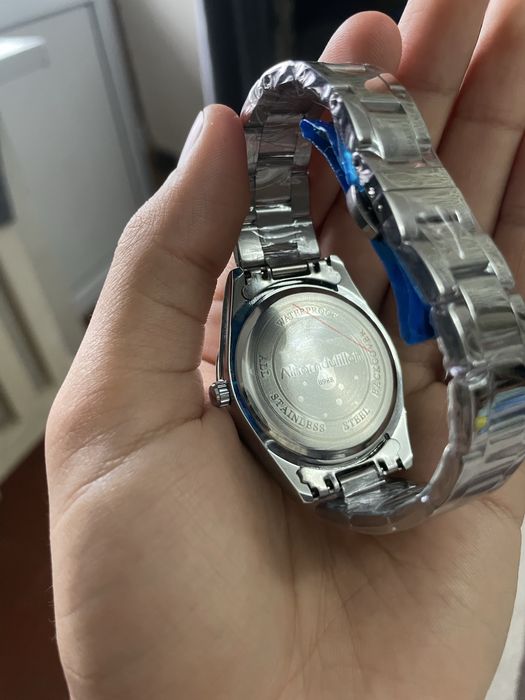 Часы, Жаңа қолсағаттар, Сағат Таразда