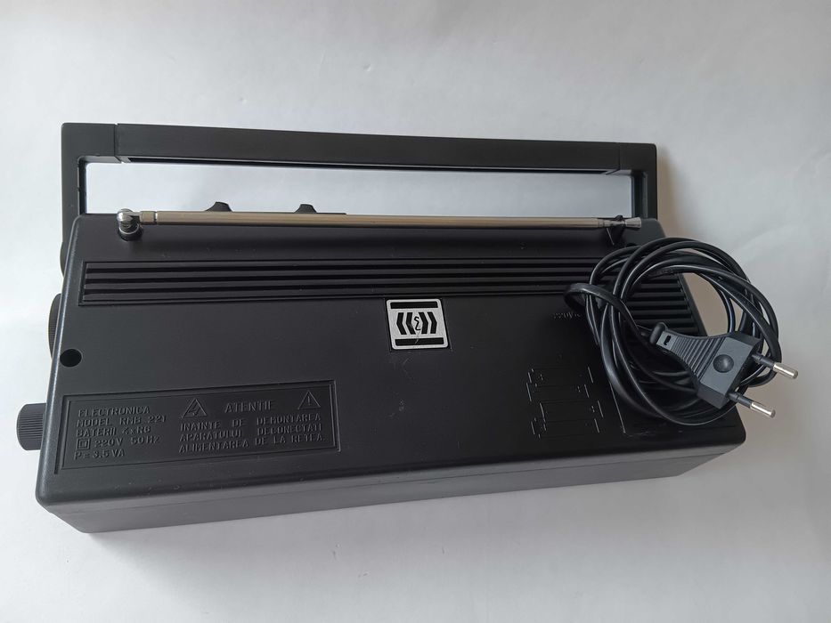 Radio vechi Romanesc TOTAL produs de Electronica, de colectie,Comunism