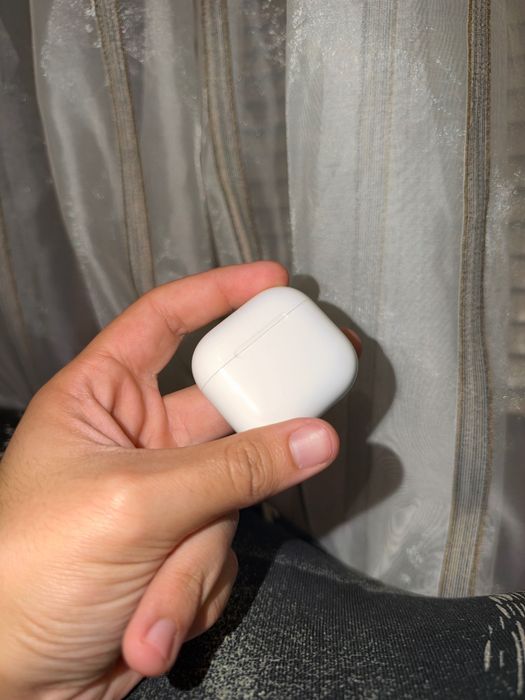 Слушалки AirPods 4