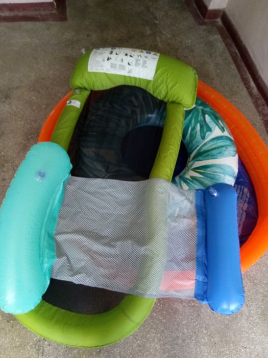 Piscina copii gonflabila + colac foarte mare + doua saltele cu plasa