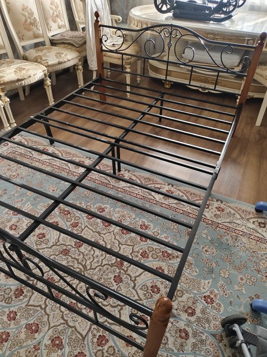 Кровать 200х160. 200х40