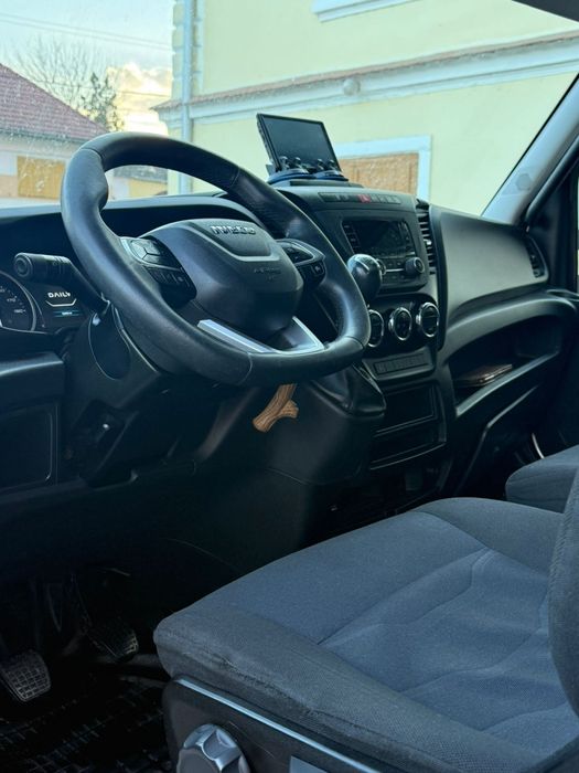 Iveco daily ful leduri motor 03l 2020 5 metri Se pote pune si lift