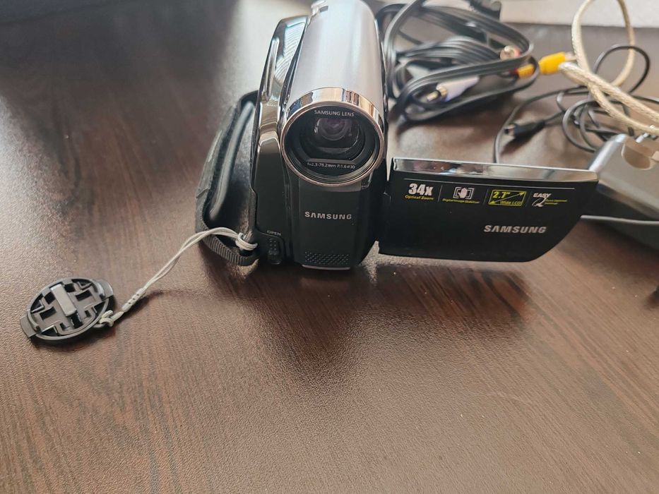 Видеокамера SAMSUNG - VP-D381 PAl