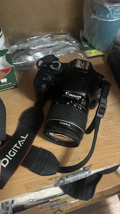 Фотоаппарат canon 1100D