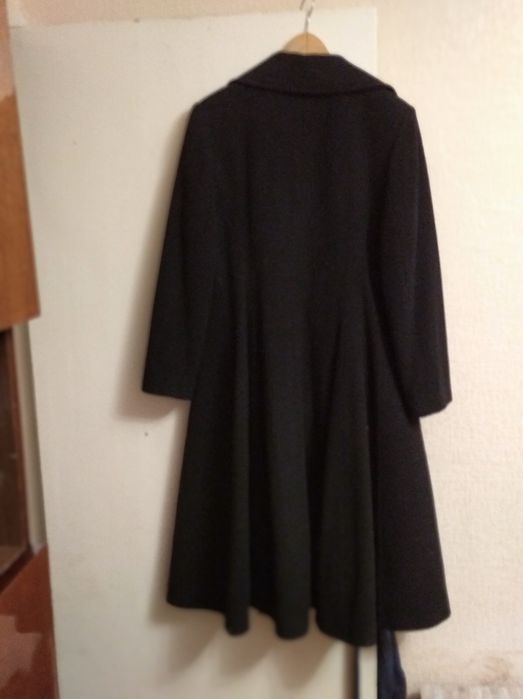 Хорошее пальто для девушки.