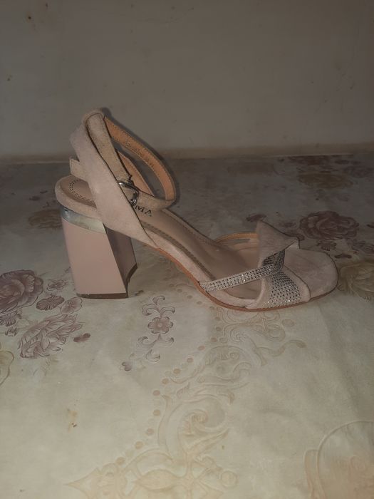 Продам женские басаножки