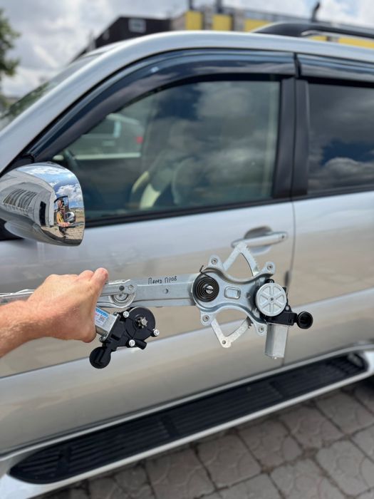 Линзы противотуманки птф в бампер Тойота Rav4 XA50