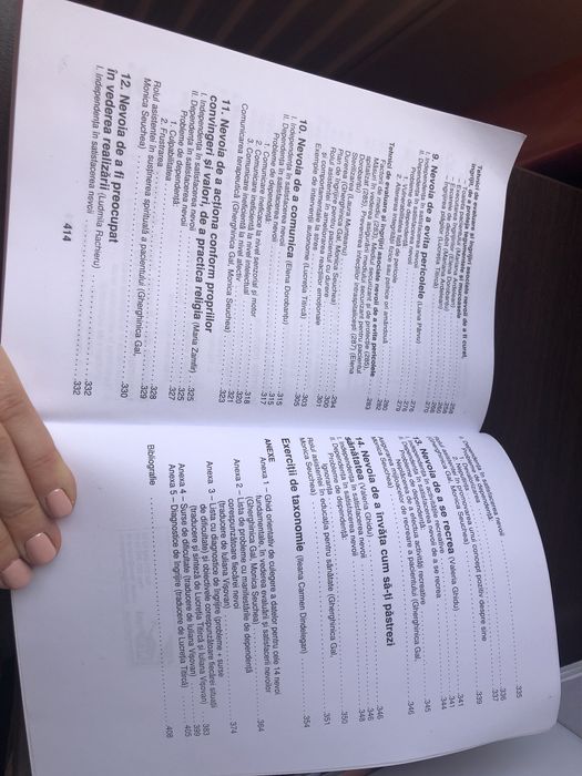 Carte pentru asistenți medicali