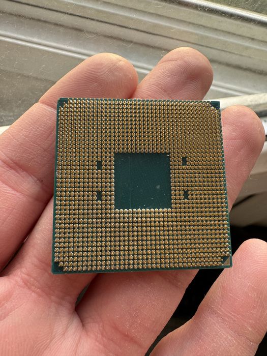 Ryzen 7 3700x продам