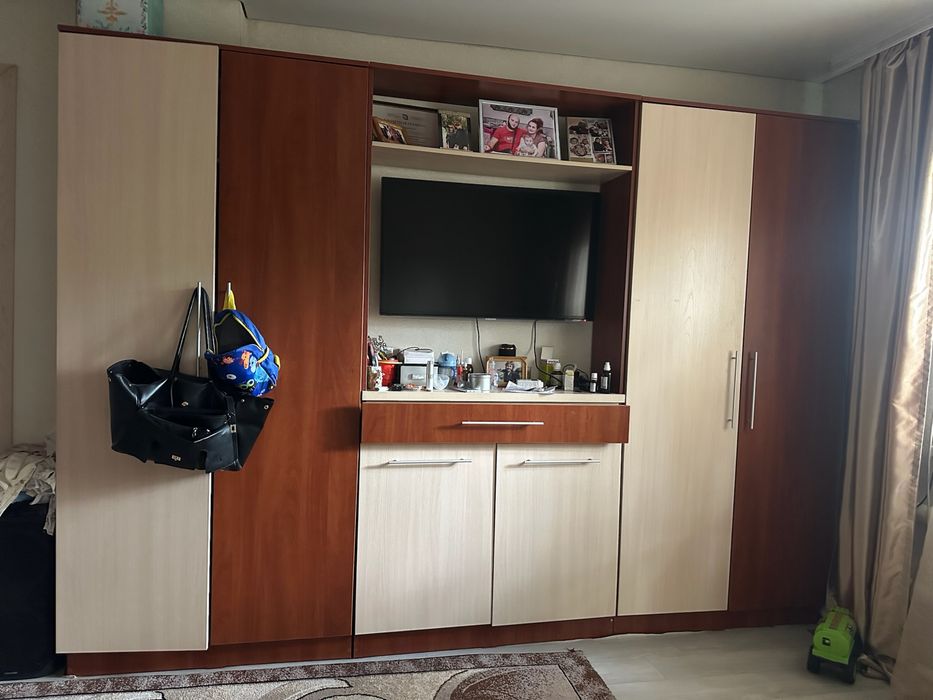 Продам стенку комбинированный цвет