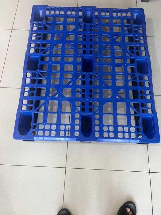 Поддоны пластиковые (паллеты). Оптом и в розницу.