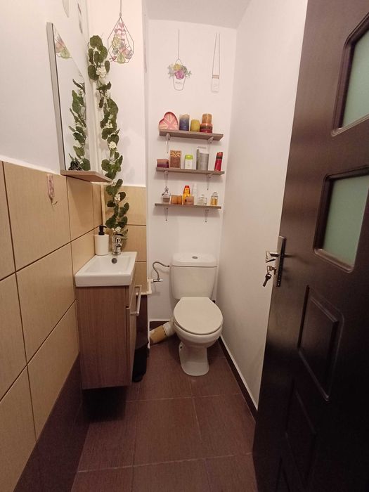 Apartament 3 camere decomandat,Targoviste,m11(EXCLUS AGENTII IMOBILIARE)