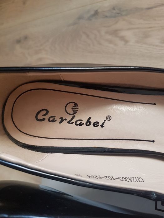 Женские туфли лакированные