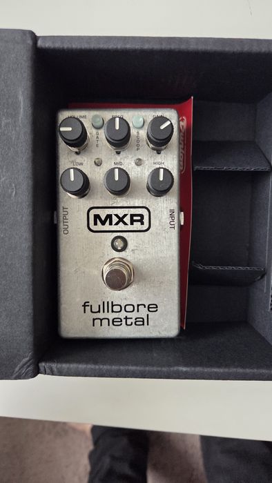 Pedala distorsie MXR fullbore metal
