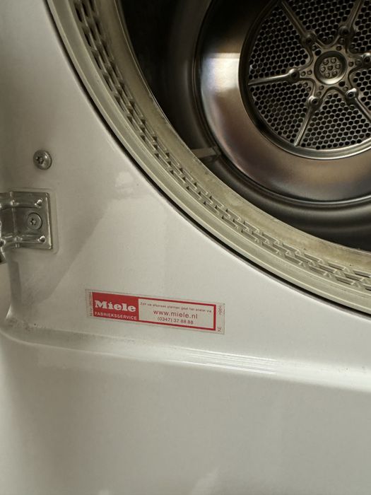 Миеле сушилня с въздуховод