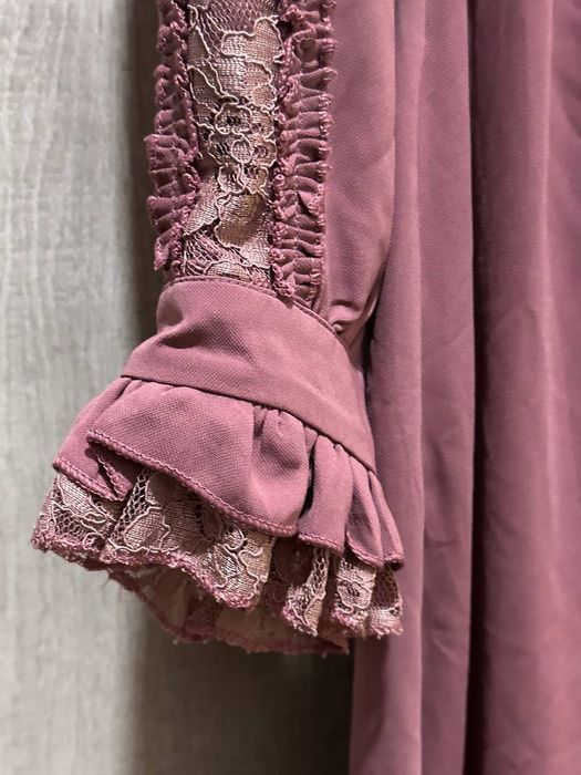 Продам платье новое смотрите фото и объявления все