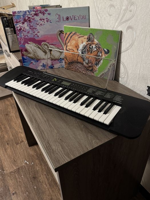 Продается синтезатор