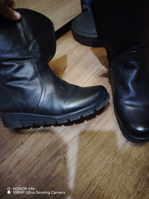 Отдам женские сапоги