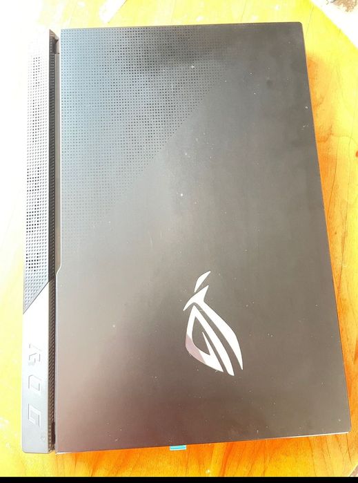 Laptop ASUS - ROG Strix SCAR 17 17.3" Gaming Laptop - AMD Ryzen 9, RTX 3080, 2 TB SSD