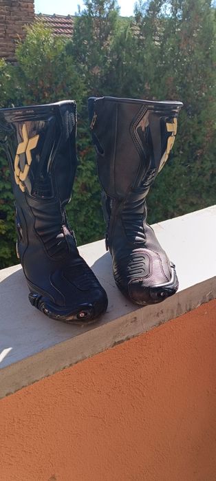 Мото екипи от две части и ботуши