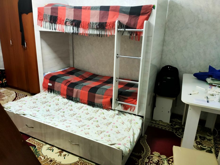 Продаётся трёх ярусная кровать