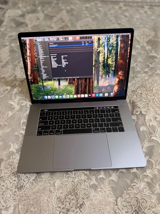 Macbook pro i7 16/256gb