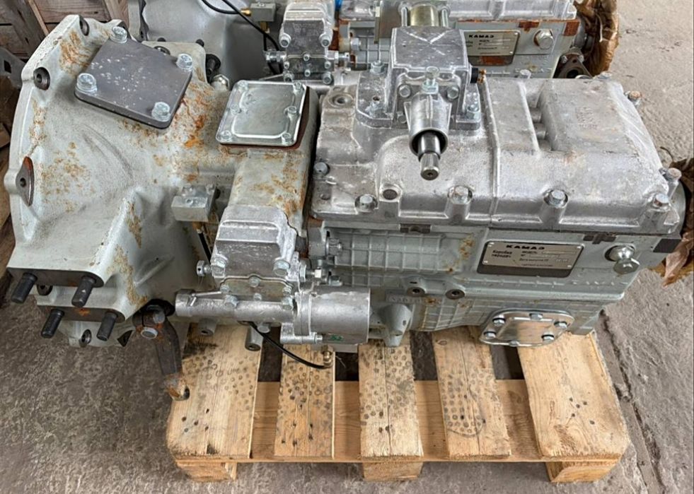 КПП КамАЗ 152, 154 с делителем новая
