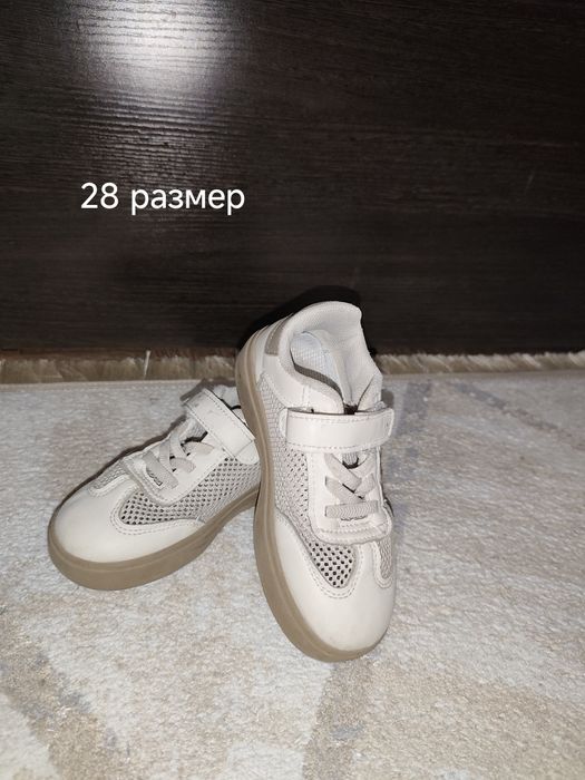 Продам детскую обувь.