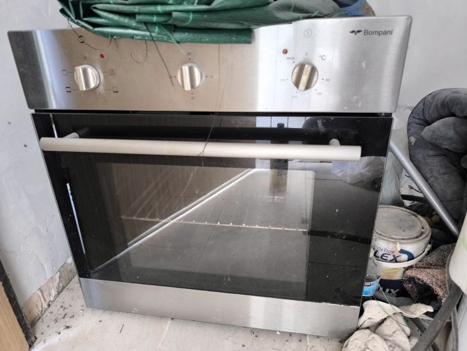 хладилник Zanusi и фурна Bonpani