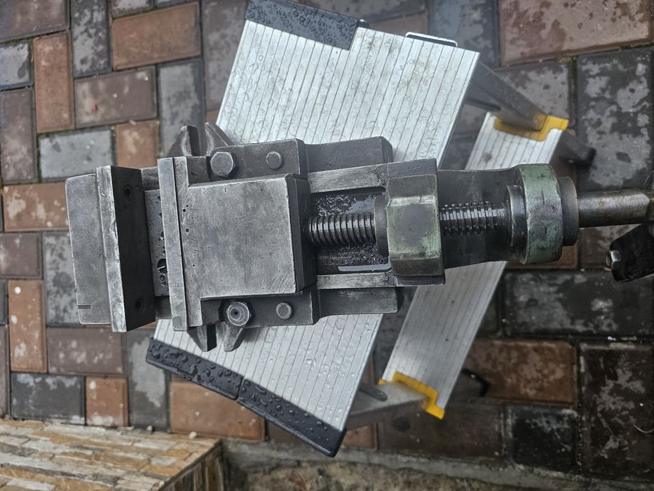 Menghina industriala pt gaurit frezat Cnc