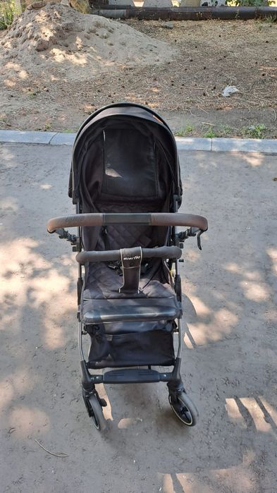 Продам прогулочную коляску