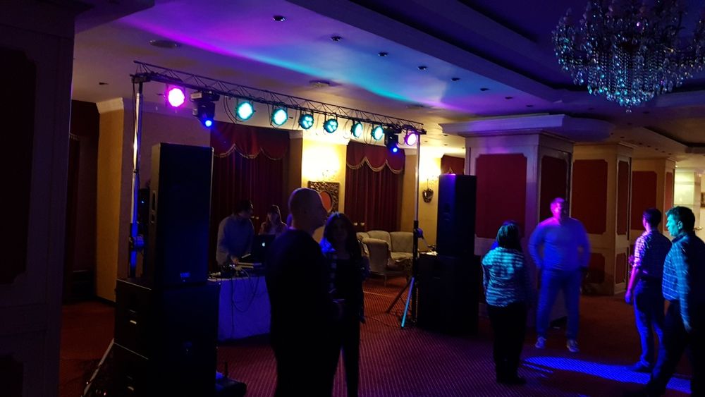 Inchiriez boxe petreceri