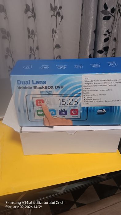 Camera auto cu ecran tactil model nou