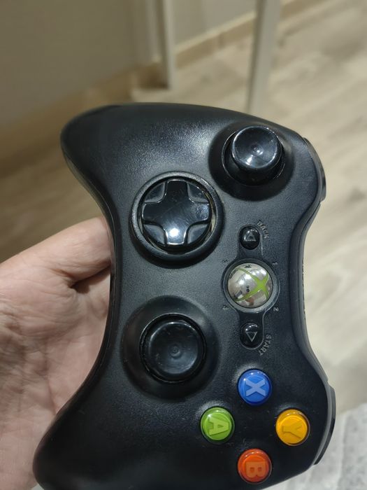 Xbox 360 в идеале 2 джойстика