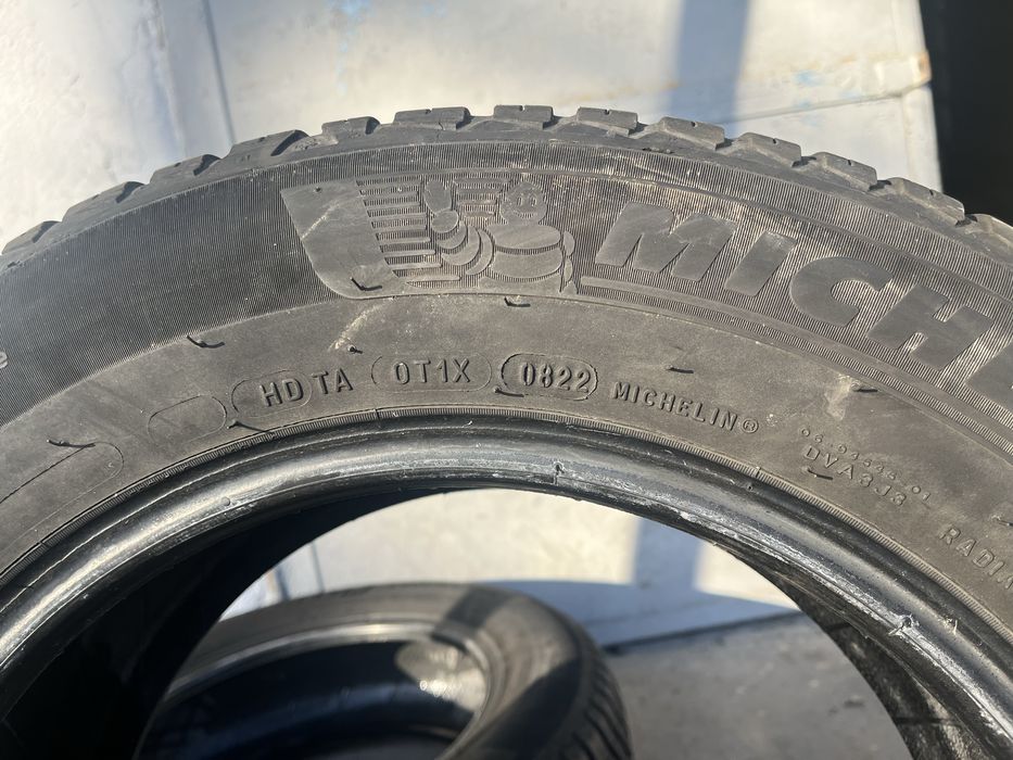 2 бр. всесезонни гуми 195/65/15 Michelin 4,6 mm DOT 0822