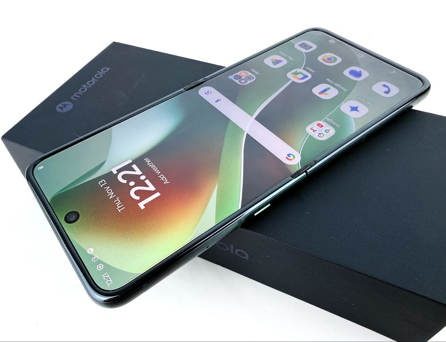 Motorola Razr 60 Ultra 512GB 16RAM Scarab Перфектен! 3г. Гаранция!