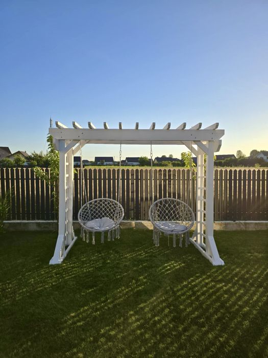 Leagan lemn tip pergola