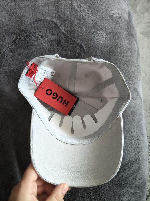 Hugo Jude șapcă unisex gri deschis cu logo brodat marime OS noua originala