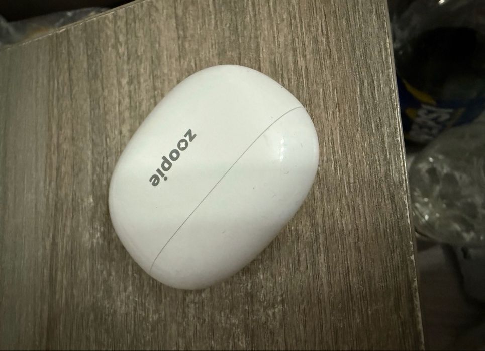 Casti fara fir imita perfect pe cele de 1000 lei originale de la apple
