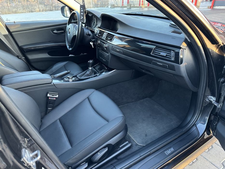 BMW E90 Seria 3 facelift 2.0 Cutie Manuala