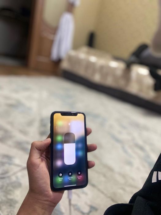 Продам Айфон 11 128гб